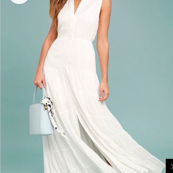 Lulus Dresses & Skirts - Lulu's cloud rider White Maxi Dress with Flowing Design Medium